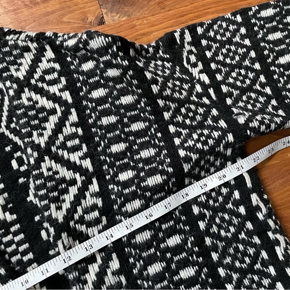 Velvet by Graham & Spencer Black and White Geometric Patterned Open Cardigan - Picture 10 of 13